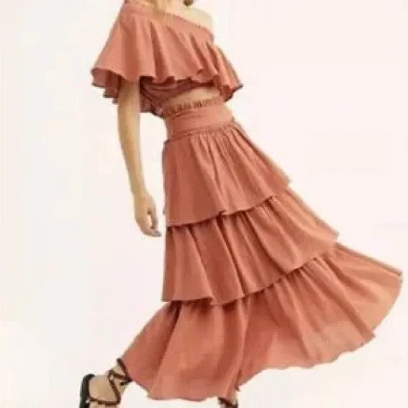 New Off-Shoulder Ruffled Two-Piece Set in Rust - Picture 1 of 3